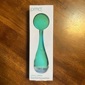 PMD Clean Smart Facial Cleansing Device — never used/ out of the box